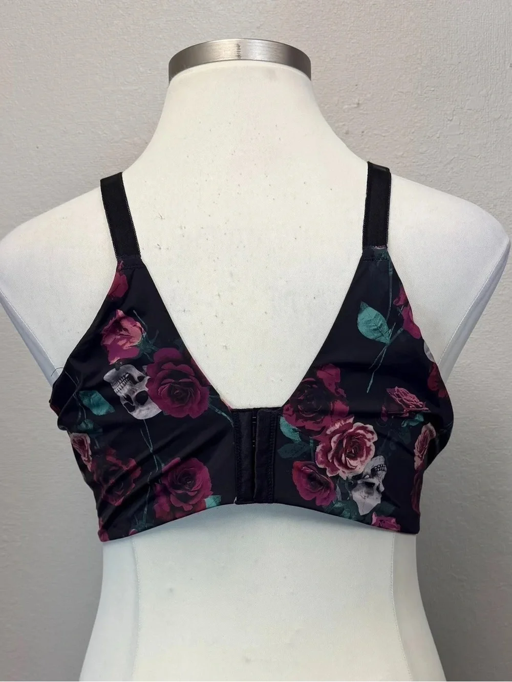 Torrid Black Floral Skull Wire Free Bra - New! - Size 46DDD